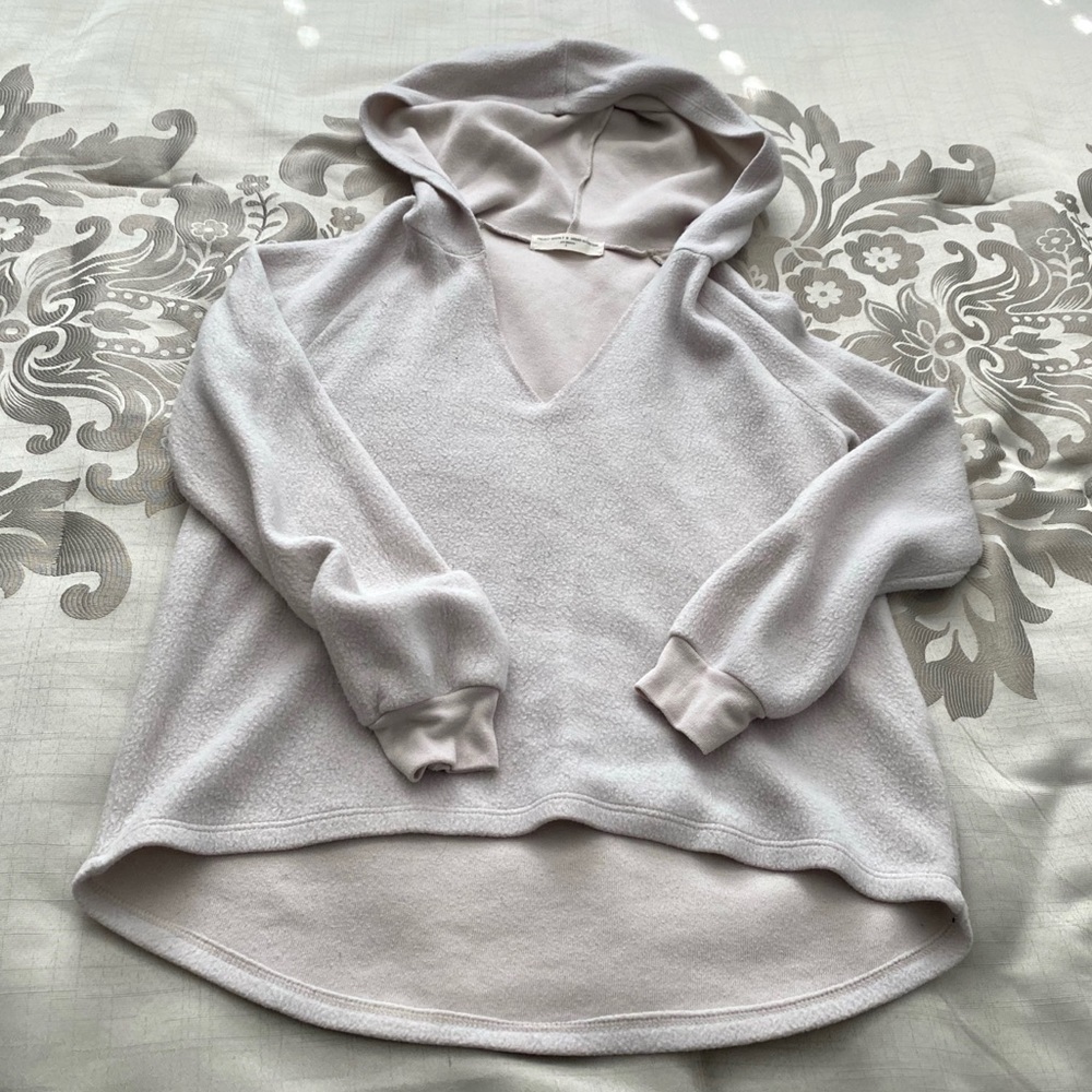 Urban outfitters women’s sweater